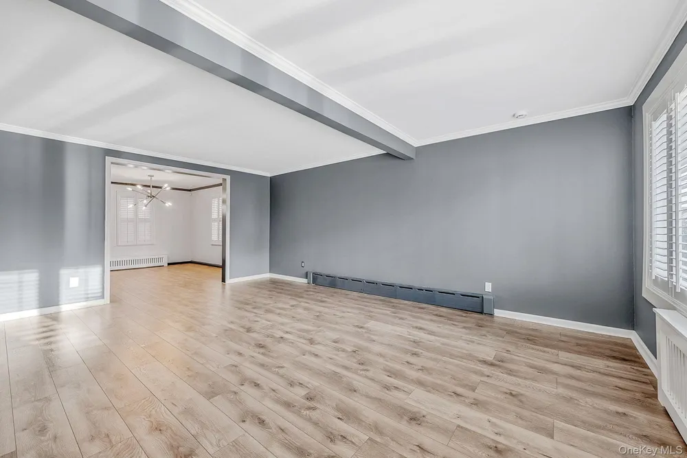 32 Everett Lynbrook, NY 11563