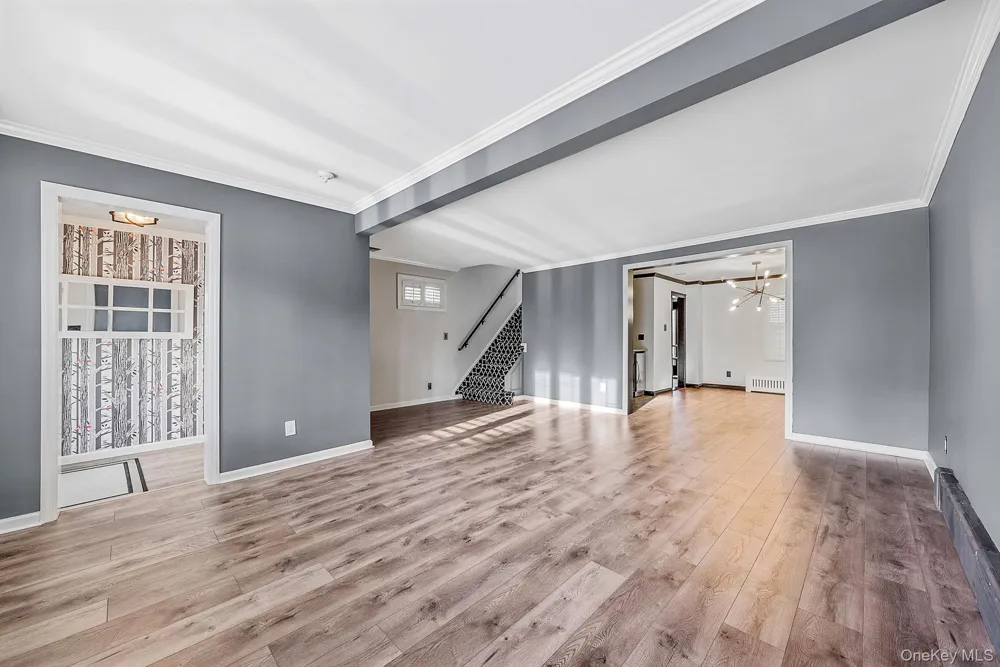 32 Everett Lynbrook, NY 11563