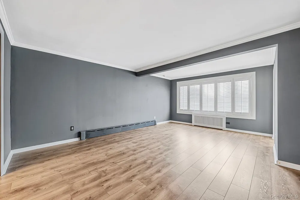 32 Everett Lynbrook, NY 11563