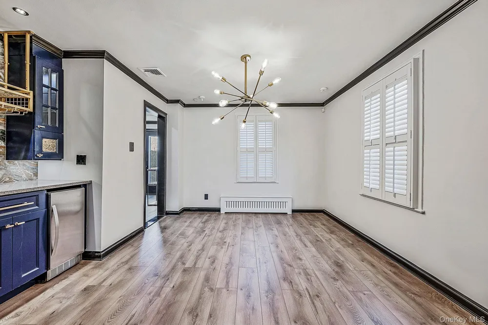 32 Everett Lynbrook, NY 11563