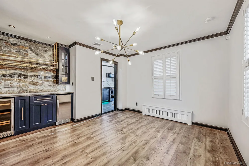 32 Everett Lynbrook, NY 11563