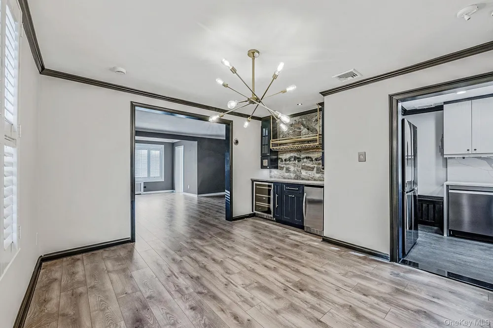 32 Everett Lynbrook, NY 11563