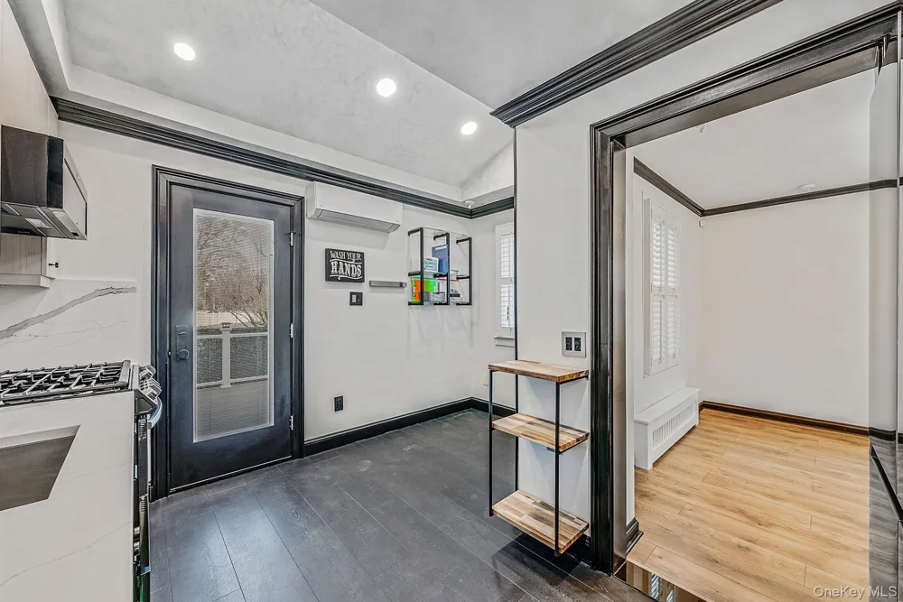 32 Everett Lynbrook, NY 11563