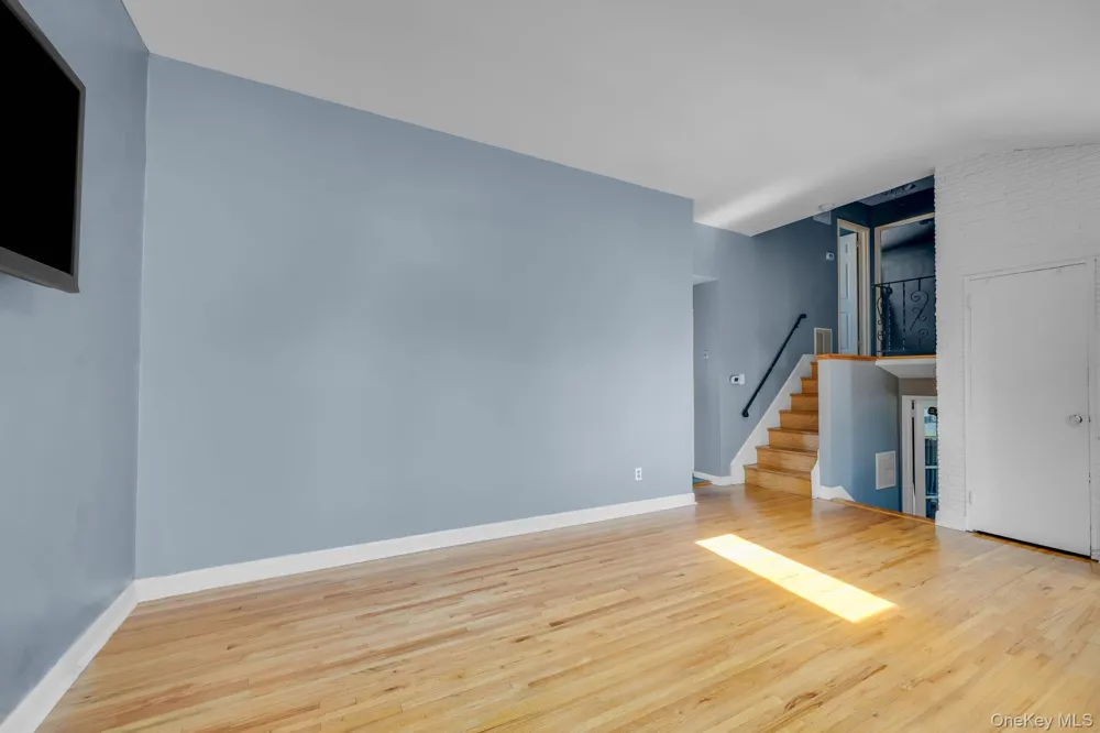 336 W 23rd Street Deer Park, NY 11729