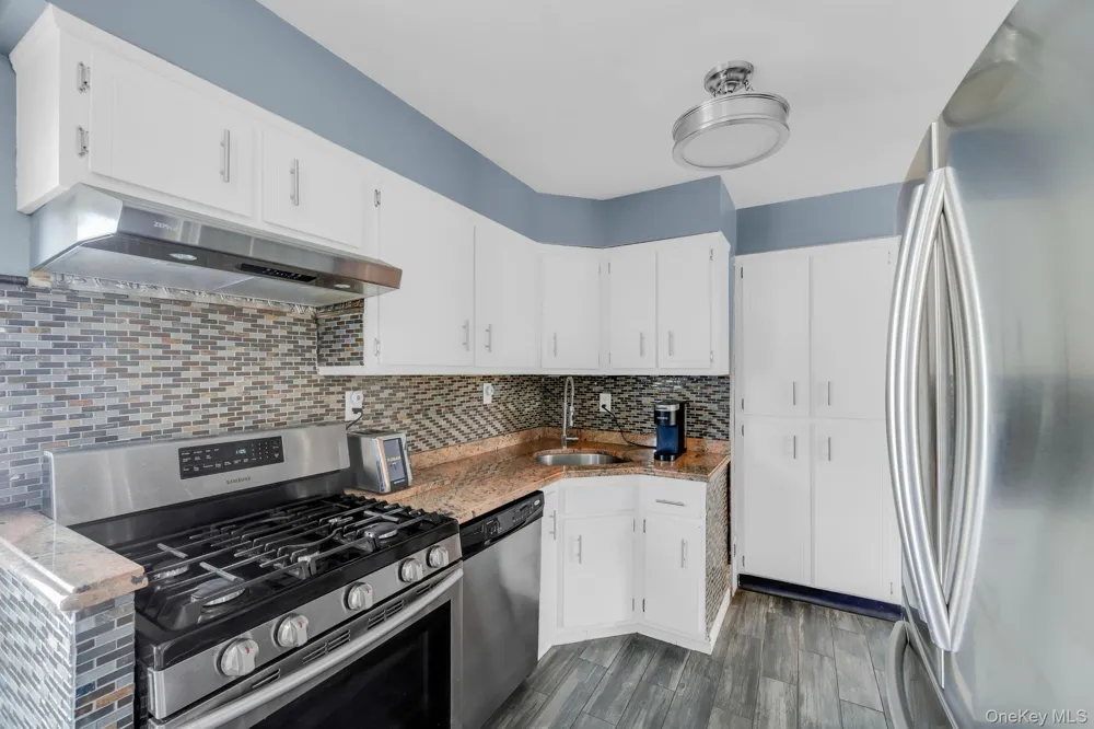 336 W 23rd Street Deer Park, NY 11729