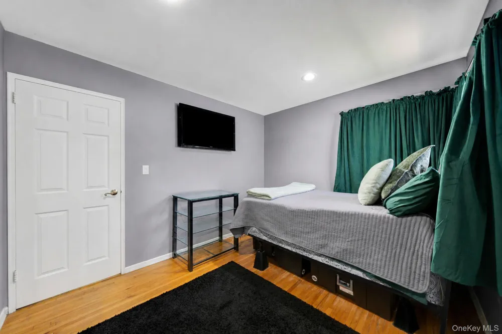 336 W 23rd Street Deer Park, NY 11729