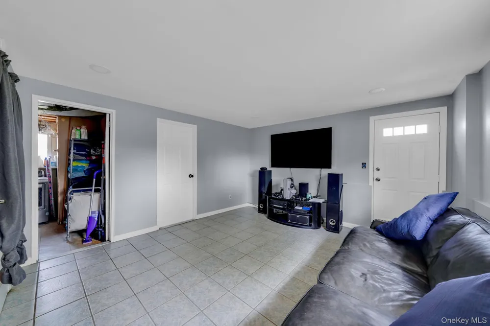 336 W 23rd Street Deer Park, NY 11729