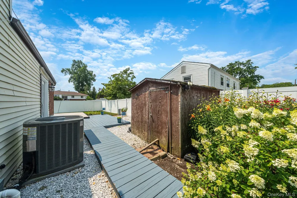336 W 23rd Street Deer Park, NY 11729