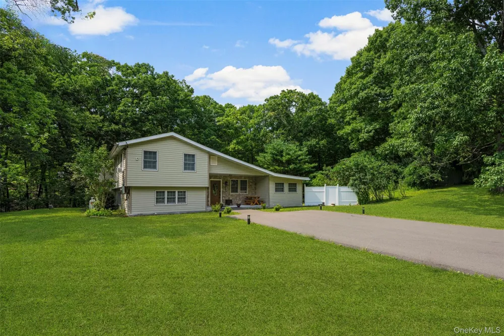 103 High Hill Road Athens, NY 12015