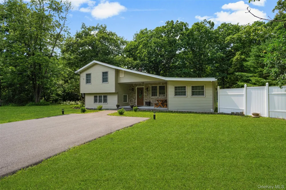 103 High Hill Road Athens, NY 12015