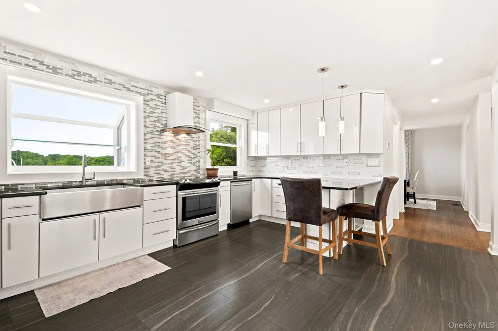 121 Marietta Avenue Hawthorne, NY 10532