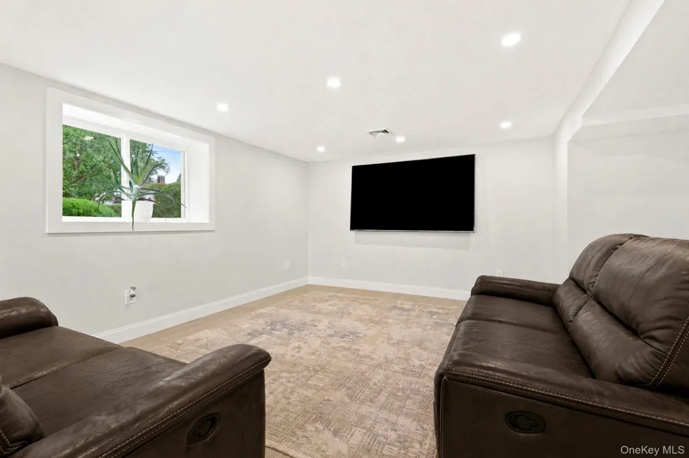 121 Marietta Avenue Hawthorne, NY 10532