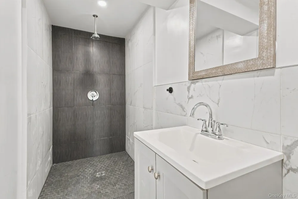 121 Marietta Avenue Hawthorne, NY 10532