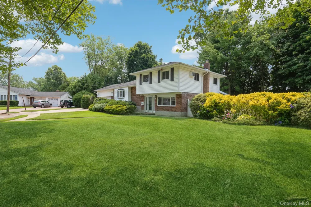 7 Ebb Court Commack, NY 11725