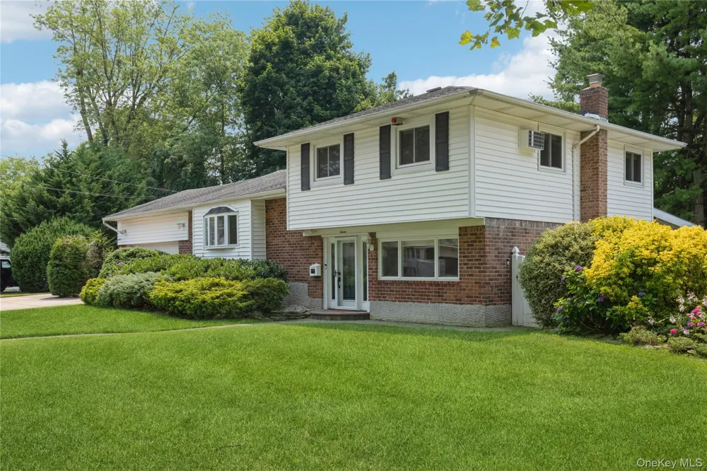 7 Ebb Court Commack, NY 11725