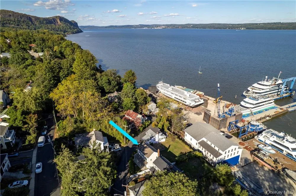 7 Van Houten Street Nyack, NY 10960