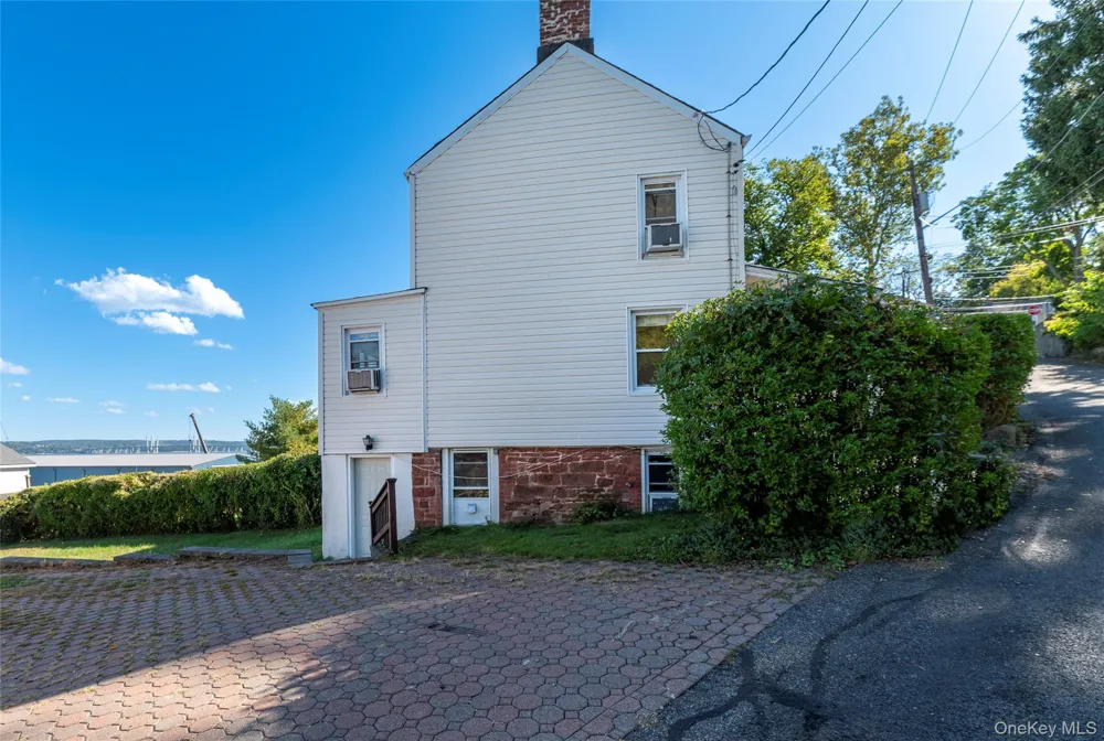 7 Van Houten Street Nyack, NY 10960