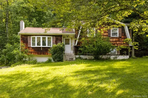 84 Railroad Avenue
