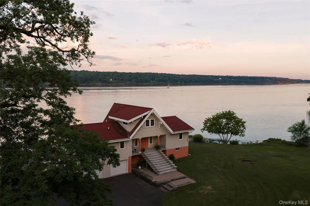 63 River Road Malden on Hudson, NY 12453