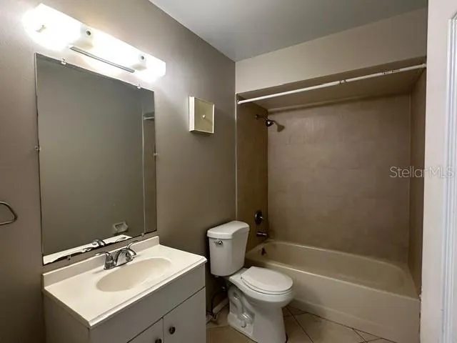 2739 HUNT CLUB LANE Orlando, FL 32826