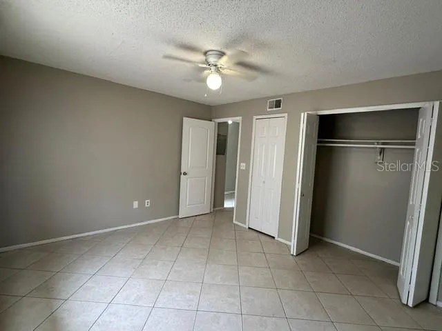 2739 HUNT CLUB LANE Orlando, FL 32826