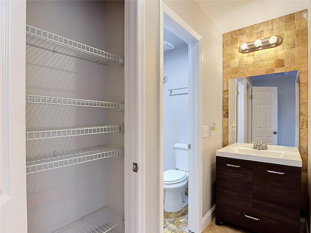 1032 HARDWOOD DRIVE Valrico, FL 33596