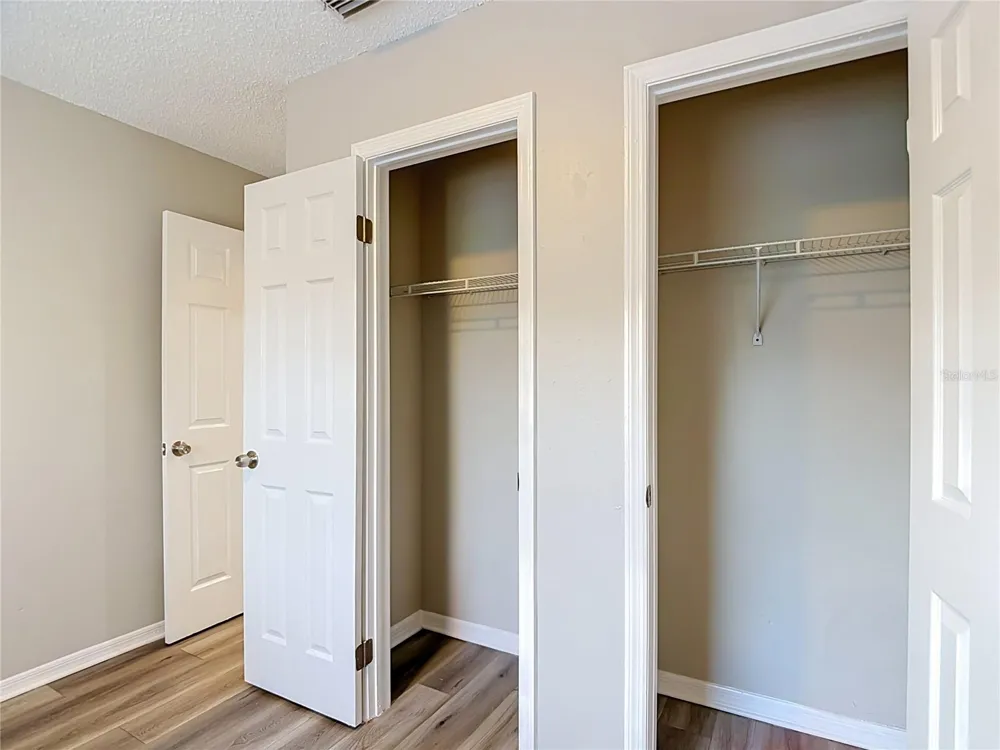 1032 HARDWOOD DRIVE Valrico, FL 33596