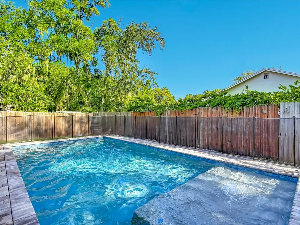 1032 HARDWOOD DRIVE Valrico, FL 33596