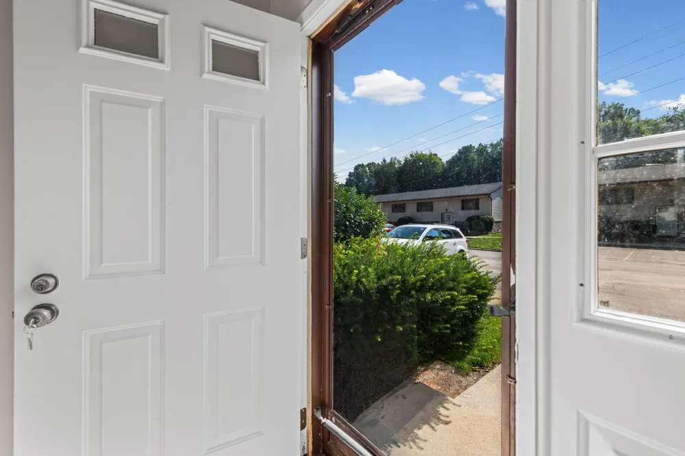 38116 Hixford Place Westland, MI 48185
