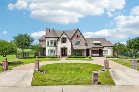 7305 Meadow Glen Drive
