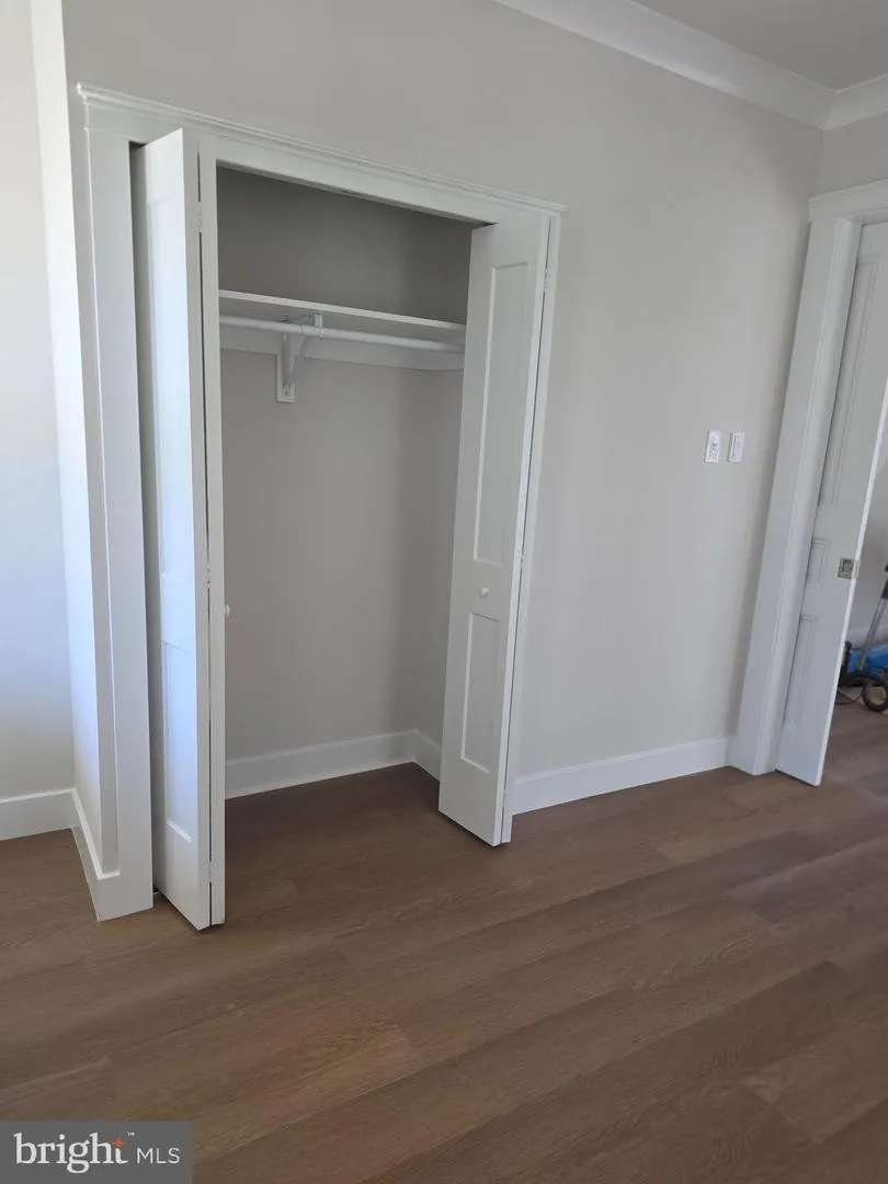 423 W BROAD STREET Palmyra, NJ 08065