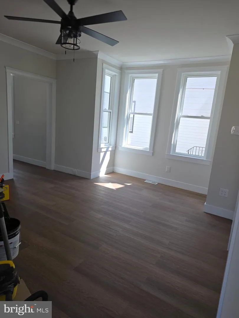 423 W BROAD STREET Palmyra, NJ 08065