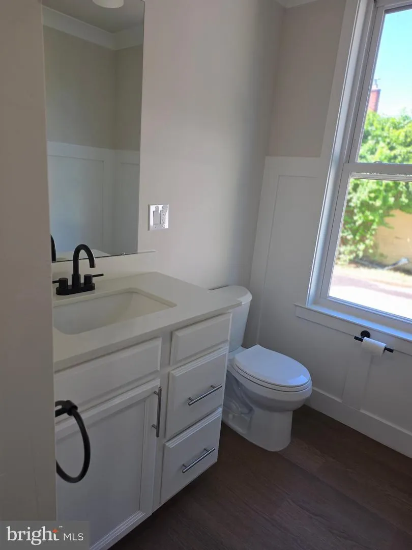 423 W BROAD STREET Palmyra, NJ 08065