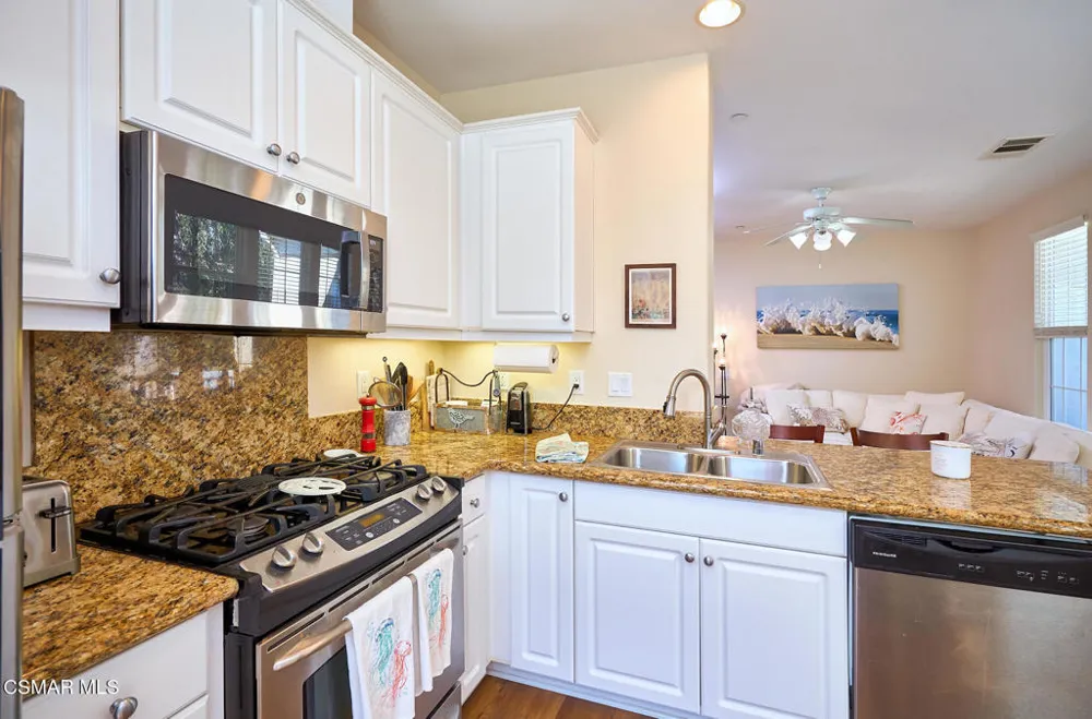 872 Fitzgerald Avenue Ventura, CA 93003