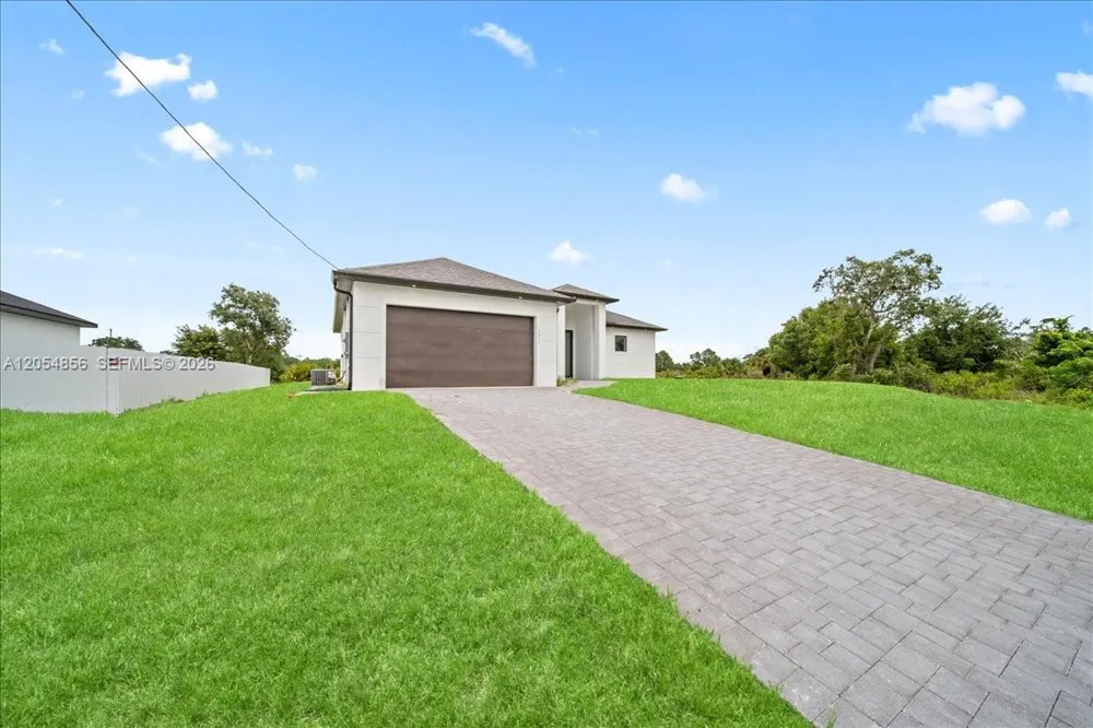 3371 Meadow Rd Lehigh Acres, FL 33974