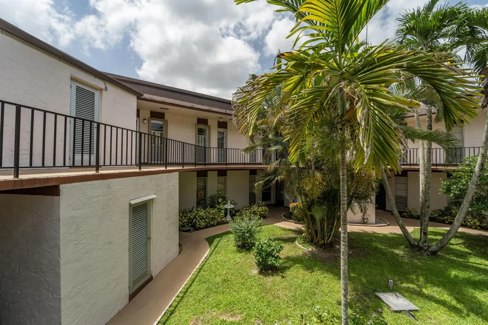 4 GREENWAY Village #203 Royal Palm Beach, FL 33411