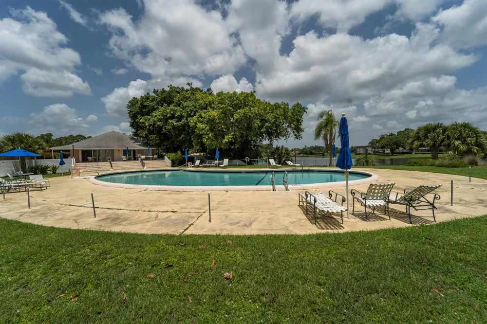 4 GREENWAY Village #203 Royal Palm Beach, FL 33411