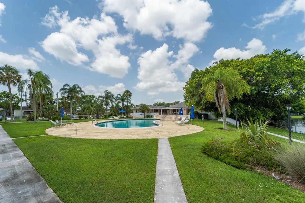 4 GREENWAY Village #203 Royal Palm Beach, FL 33411