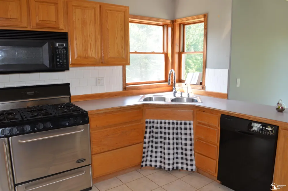 2977 Oakley Road Ingham Township, MI 49285