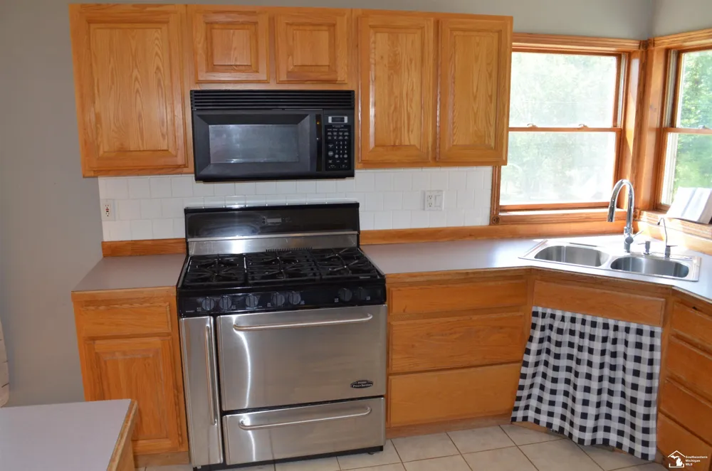 2977 Oakley Road Ingham Township, MI 49285