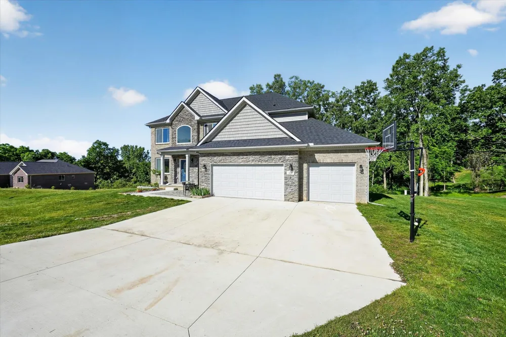 126 Parker Lane Ortonville Village, MI 48462