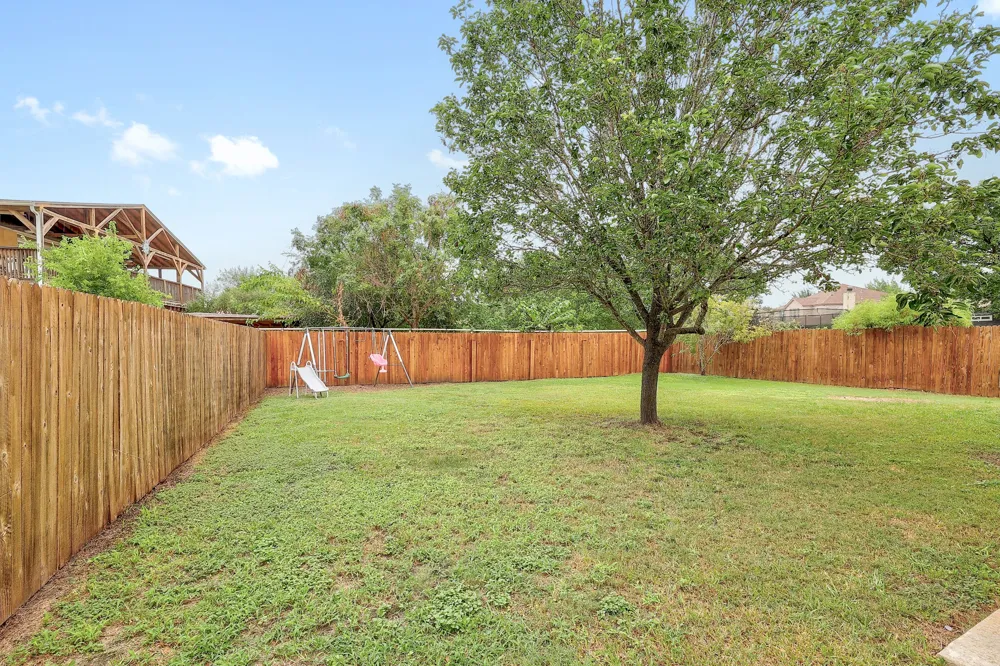 335 Mistletoe Lane Kyle, TX 78640
