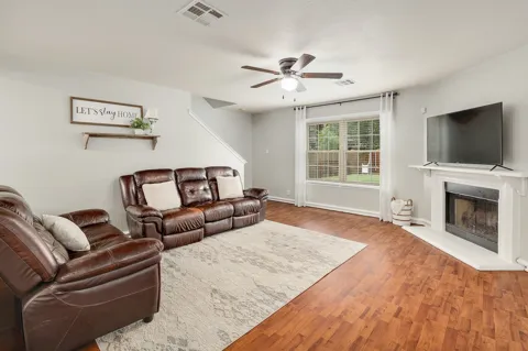335 Mistletoe Lane