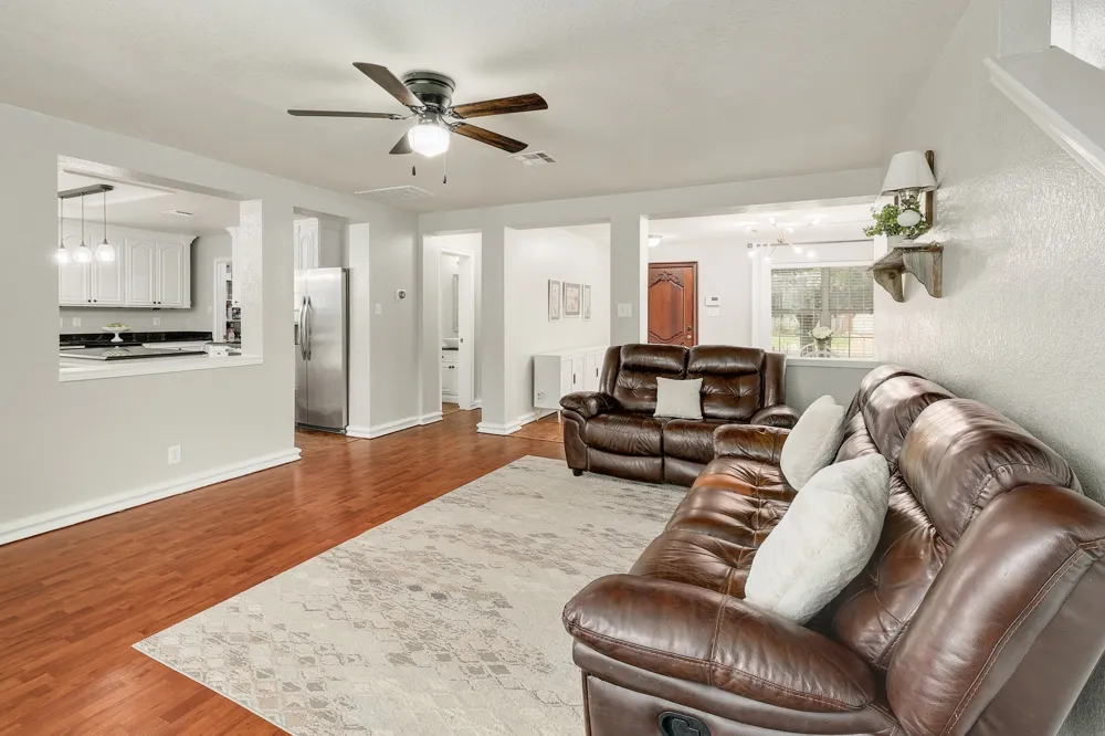 335 Mistletoe Lane Kyle, TX 78640