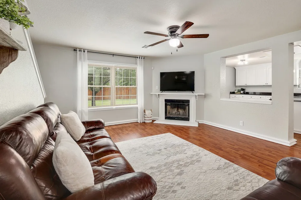 335 Mistletoe Lane Kyle, TX 78640