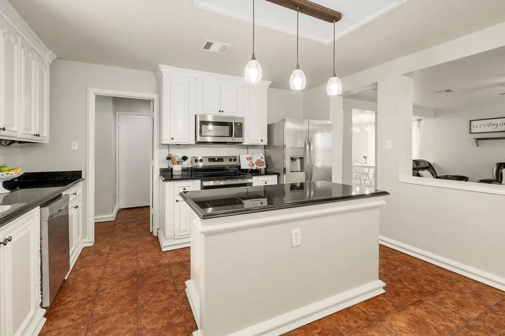 335 Mistletoe Lane Kyle, TX 78640