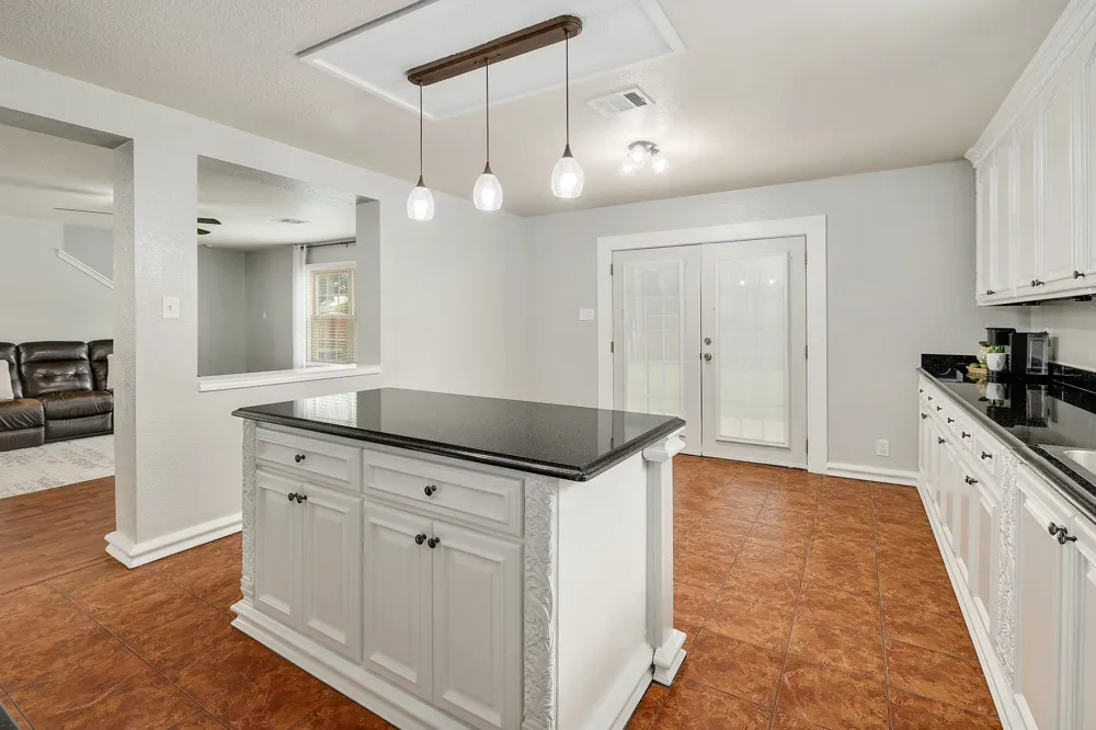 335 Mistletoe Lane Kyle, TX 78640