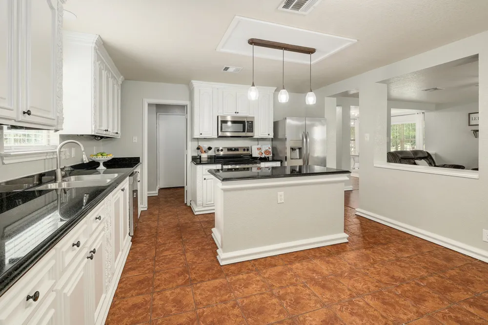 335 Mistletoe Lane Kyle, TX 78640