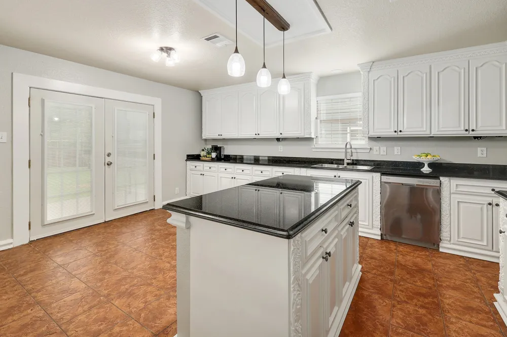 335 Mistletoe Lane Kyle, TX 78640