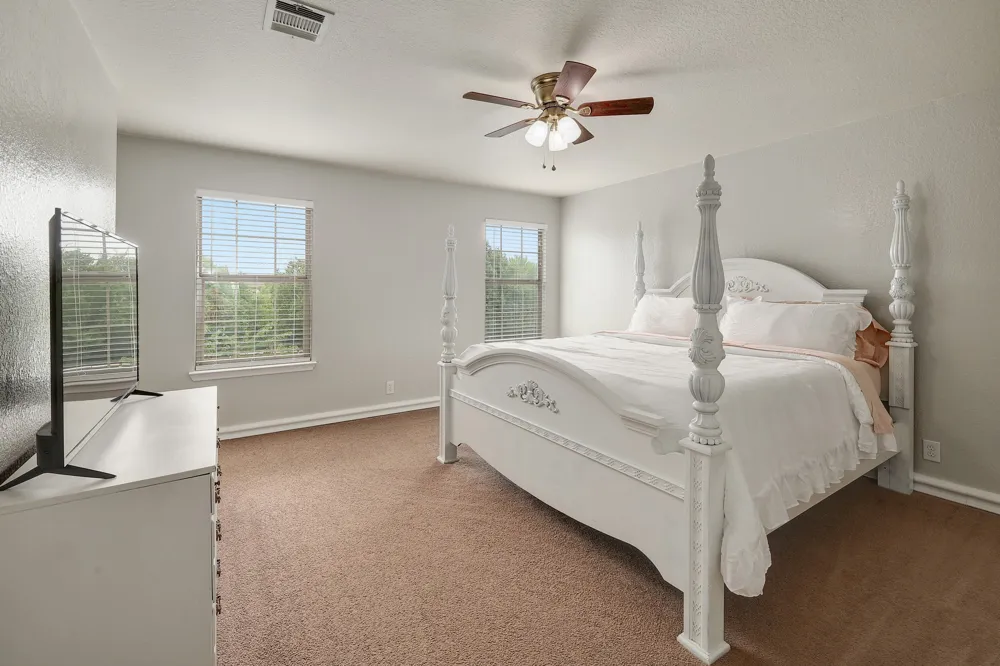 335 Mistletoe Lane Kyle, TX 78640